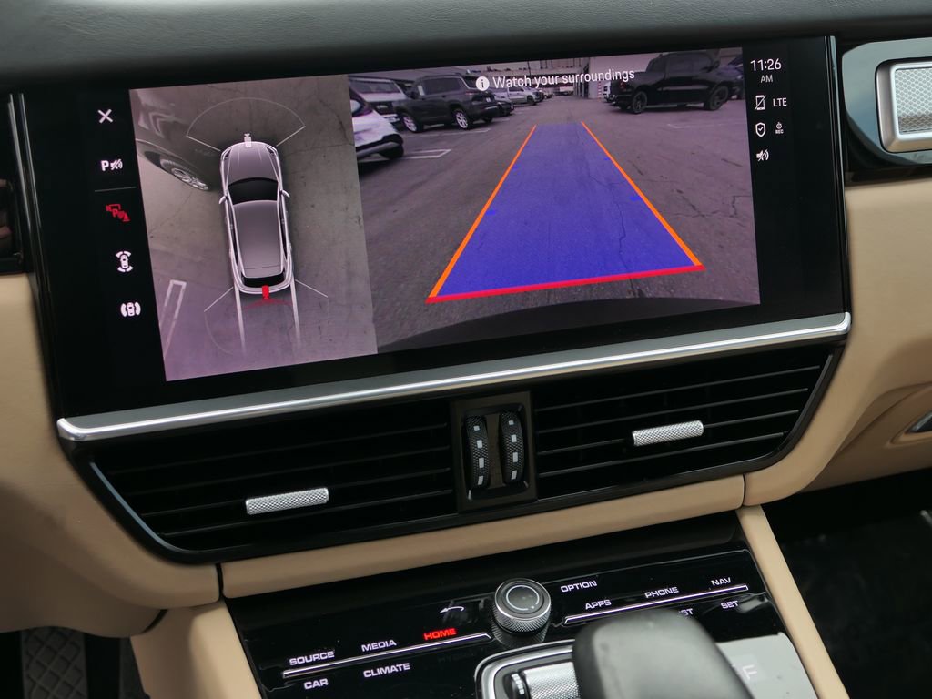 Used 2022 Porsche Cayenne Platinum Edition image 19