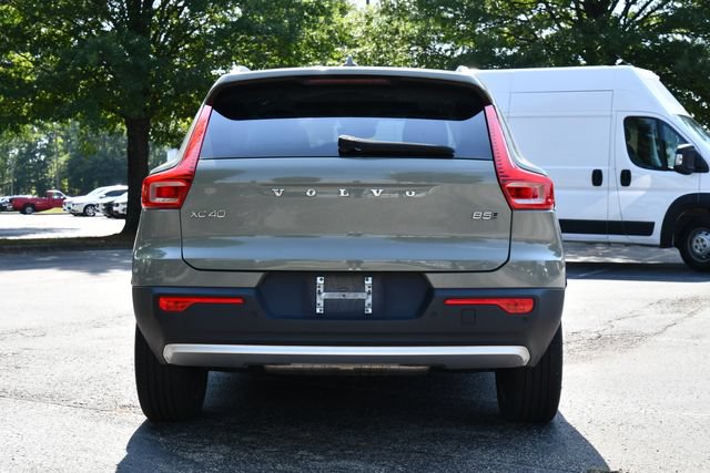 Used 2023 Volvo XC40 B5 Plus w/ Driver Assist Package AWD/4WD image 6