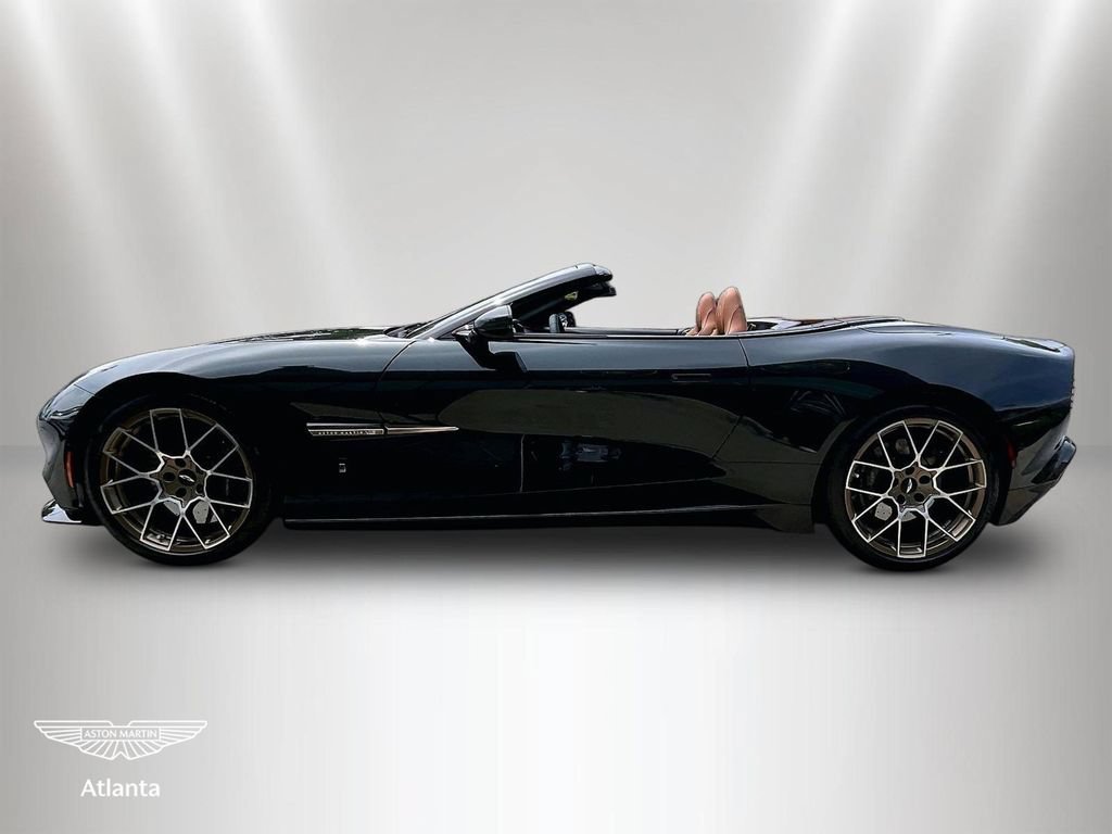 Used 2026 Aston Martin Vanquish Convertible RWD image 5