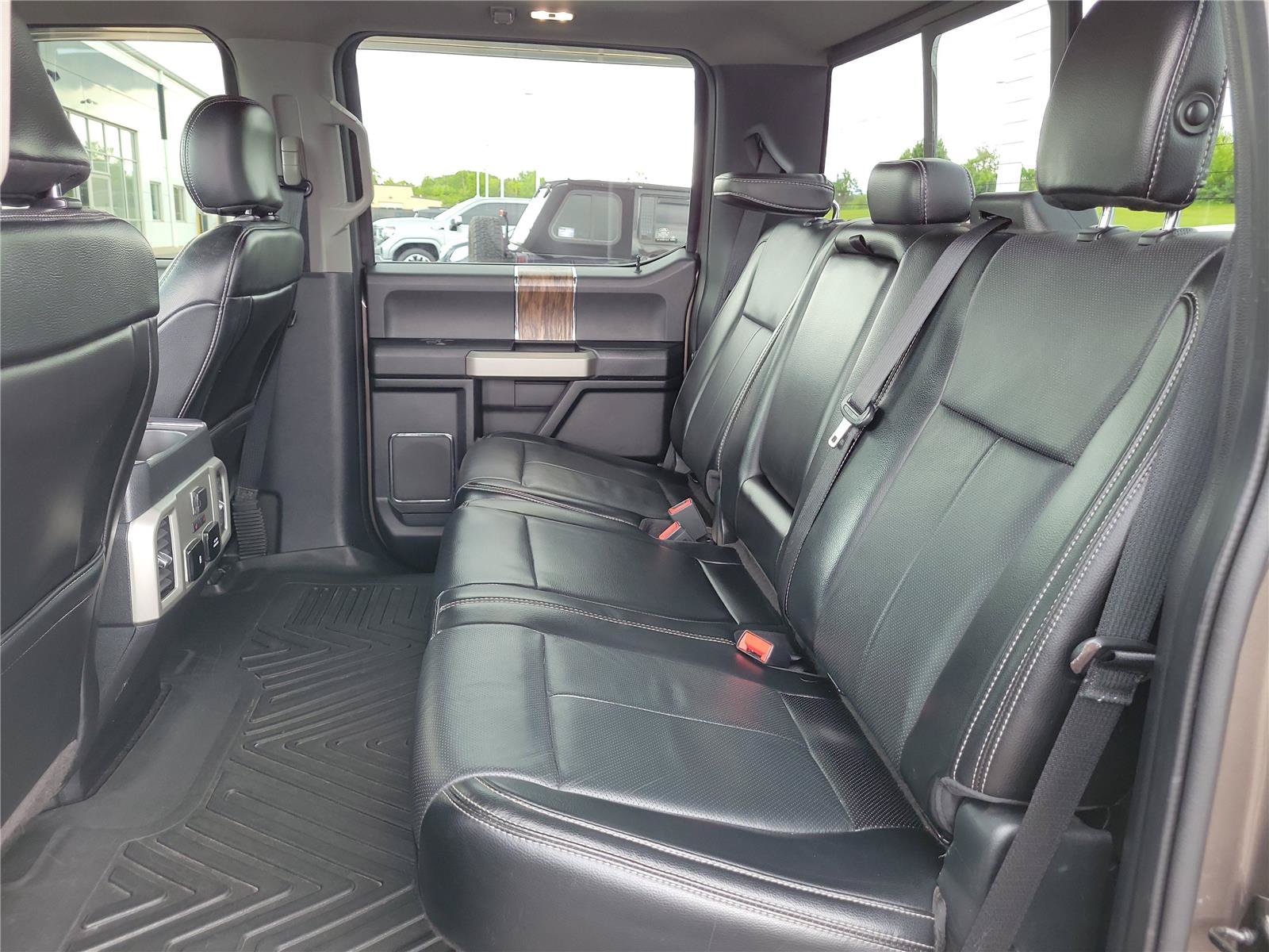 Used 2018 Ford F150 Lariat w/ Equipment Group 502A Luxury AWD/4WD image 12
