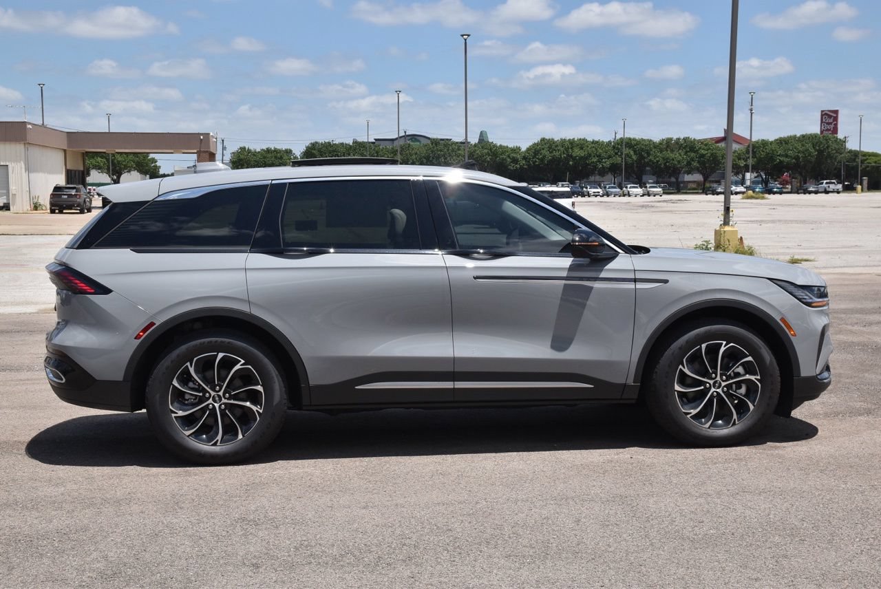 New 2026 Lincoln Nautilus Premier w/ Equipment Group 102A AWD/4WD image 5