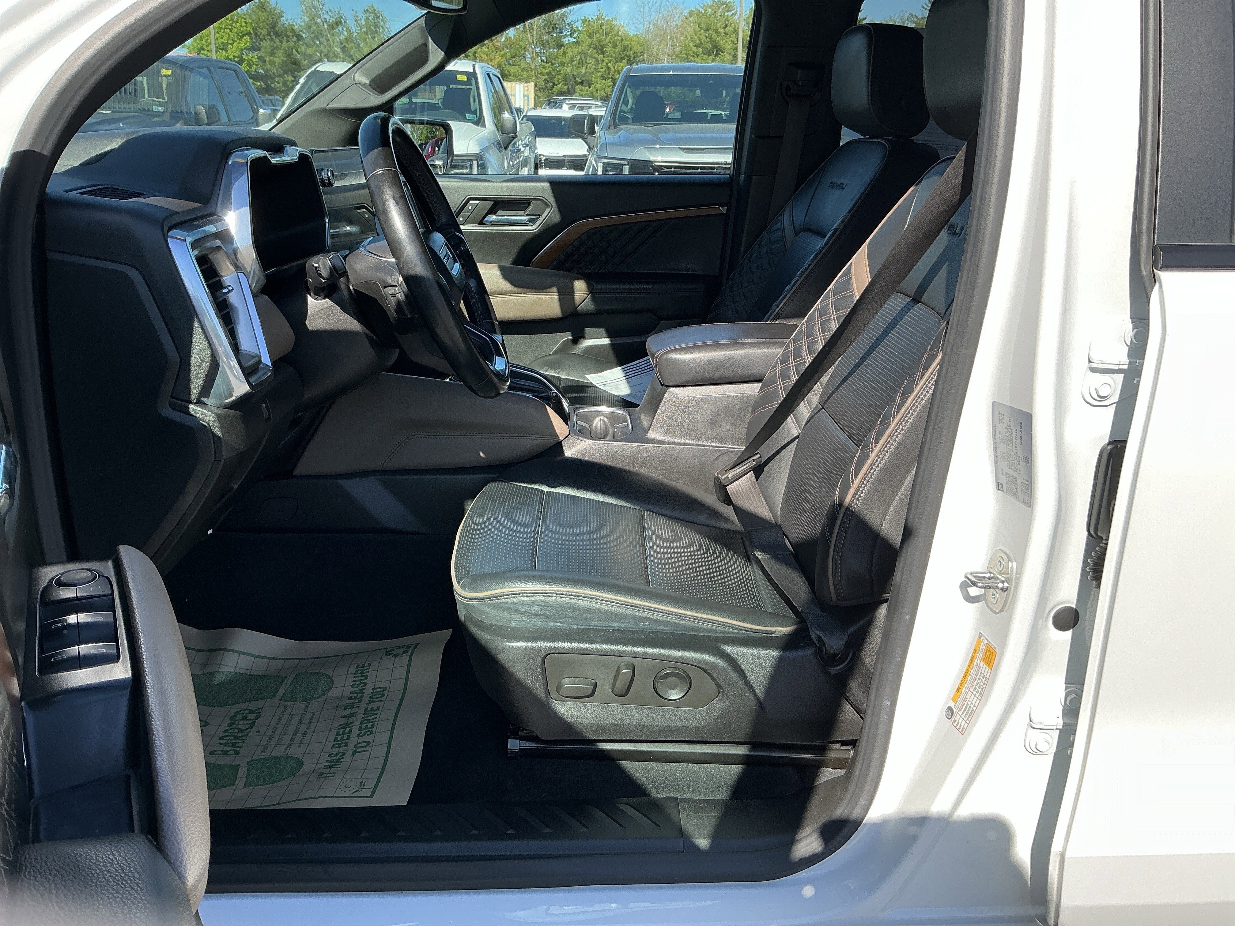 Used 2023 GMC Canyon Denali AWD/4WD image 15