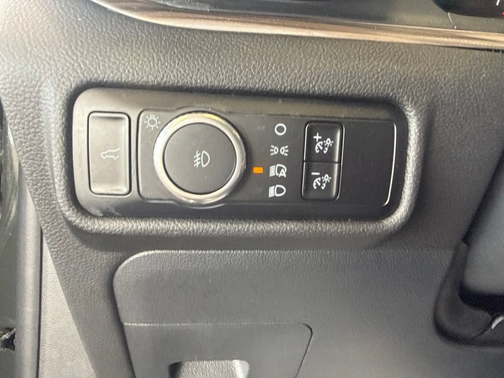 Used 2024 Ford Explorer Limited w/ Equipment Group 301A AWD/4WD image 17