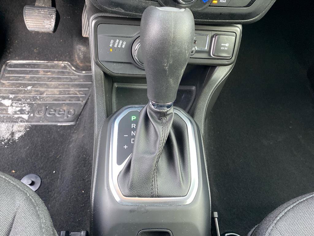 Used 2023 Jeep Renegade Latitude AWD/4WD image 12