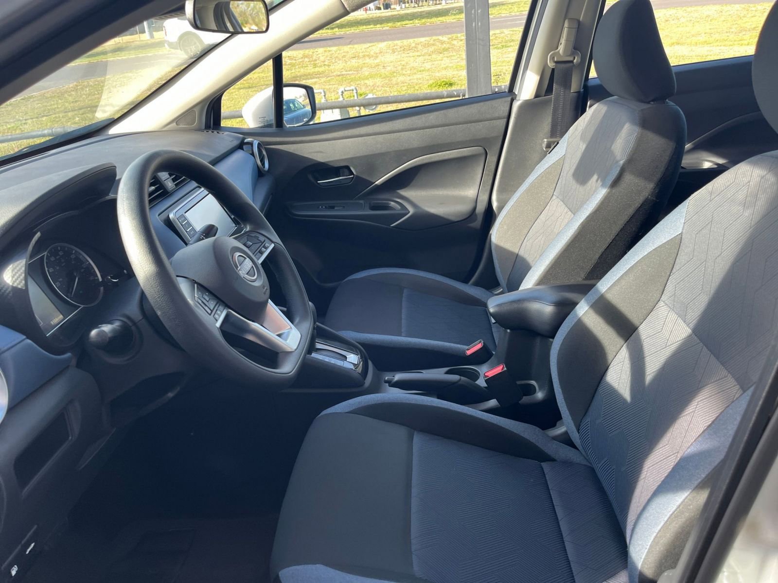 Used 2025 Nissan Versa SV image 24