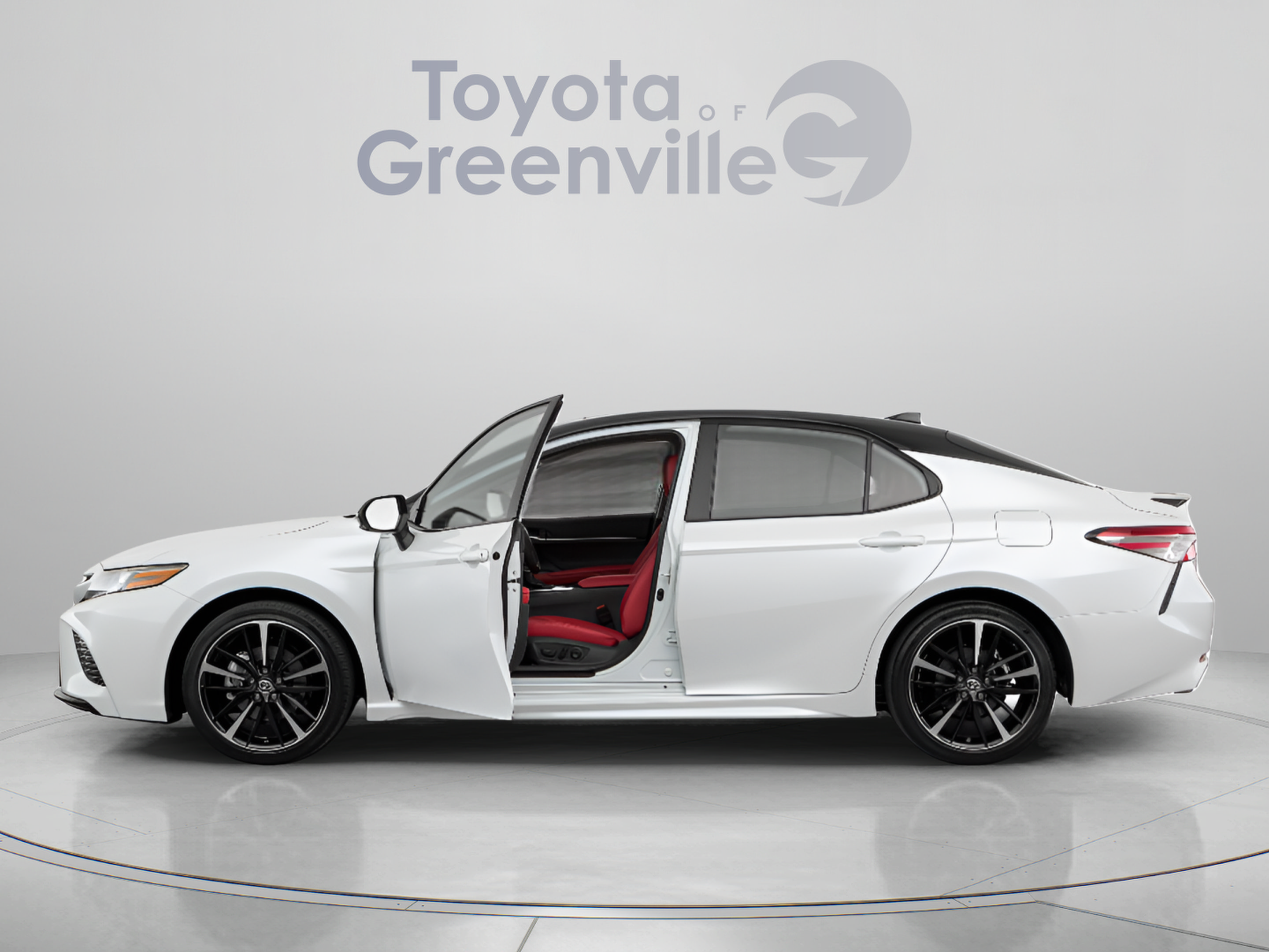 Used 2020 Toyota Camry XSE FWD image 4