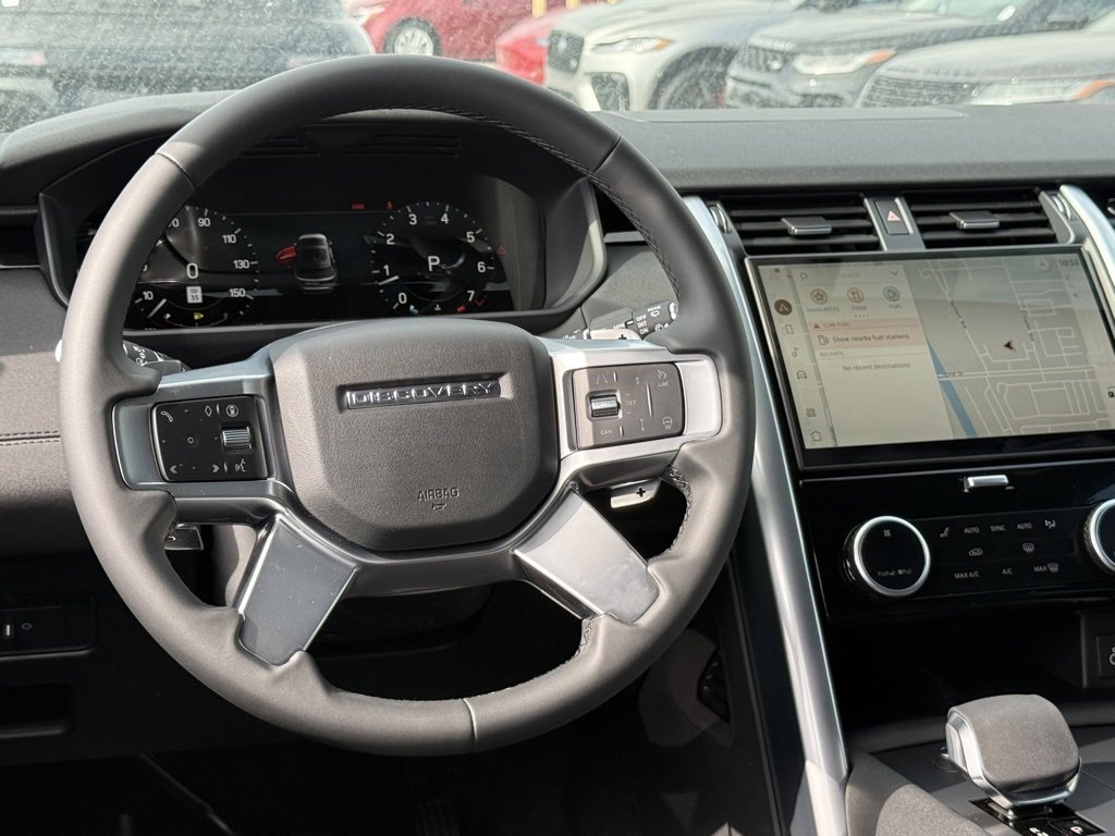New 2025 Land Rover Discovery S image 21