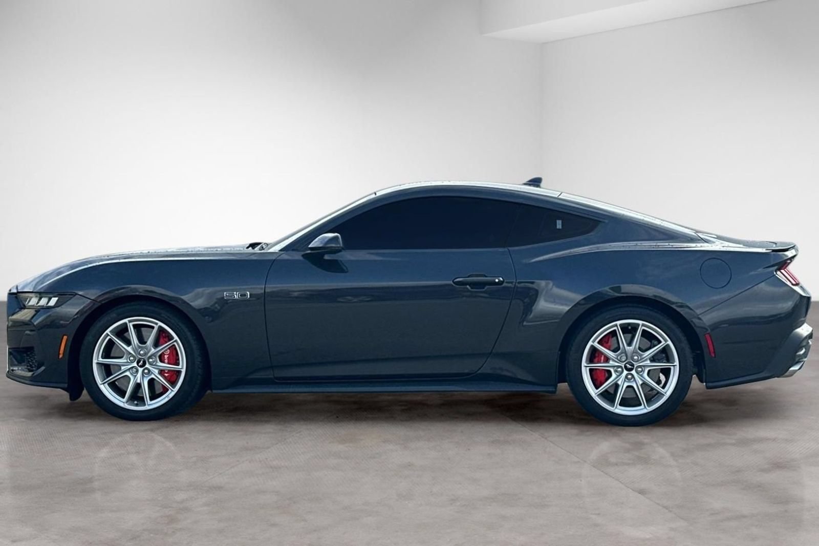 Used 2024 Ford Mustang GT Premium RWD image 2