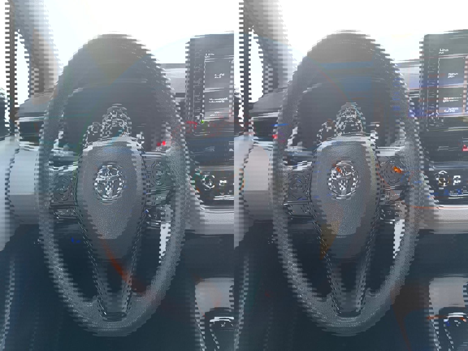 Used 2022 Toyota Corolla LE image 13