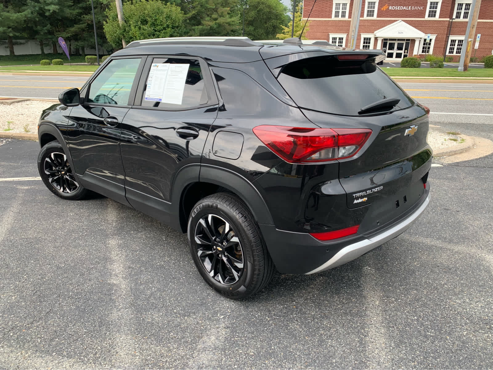 Used 2021 Chevrolet TrailBlazer LT w/ Convenience Package FWD image 4