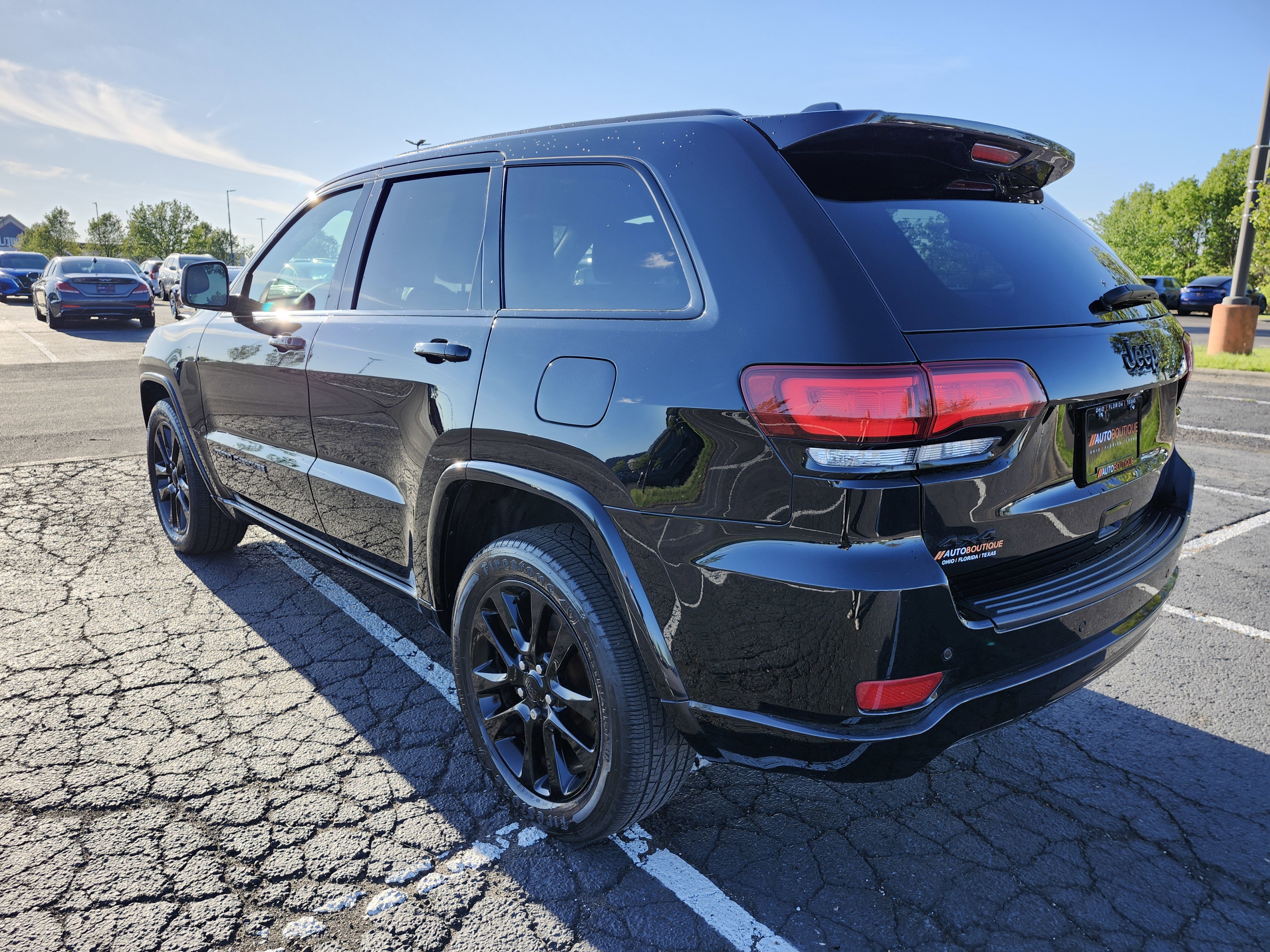 Used 2019 Jeep Grand Cherokee Altitude AWD/4WD image 16