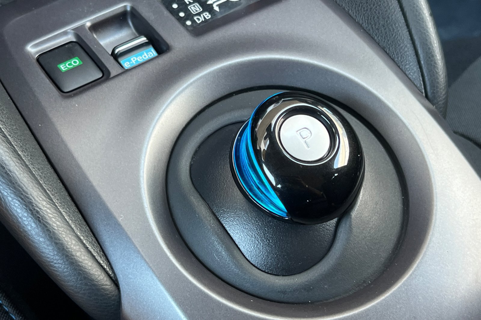 Certified 2025 Nissan Leaf S FWD image 24