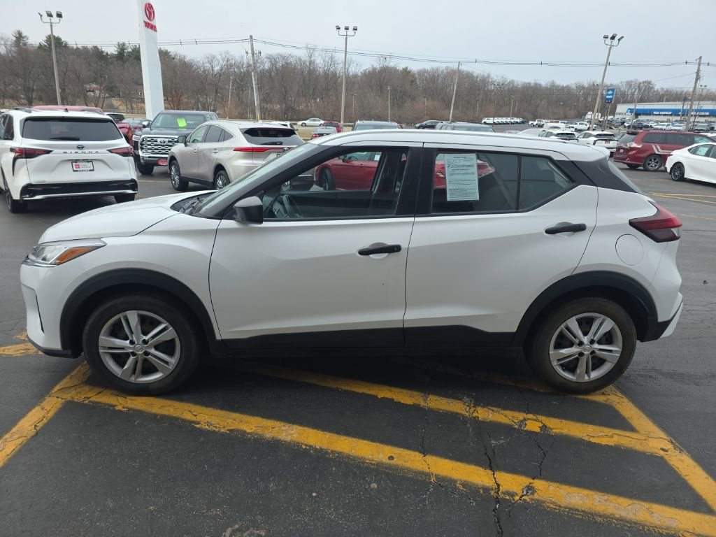 Used 2022 Nissan Kicks S image 7