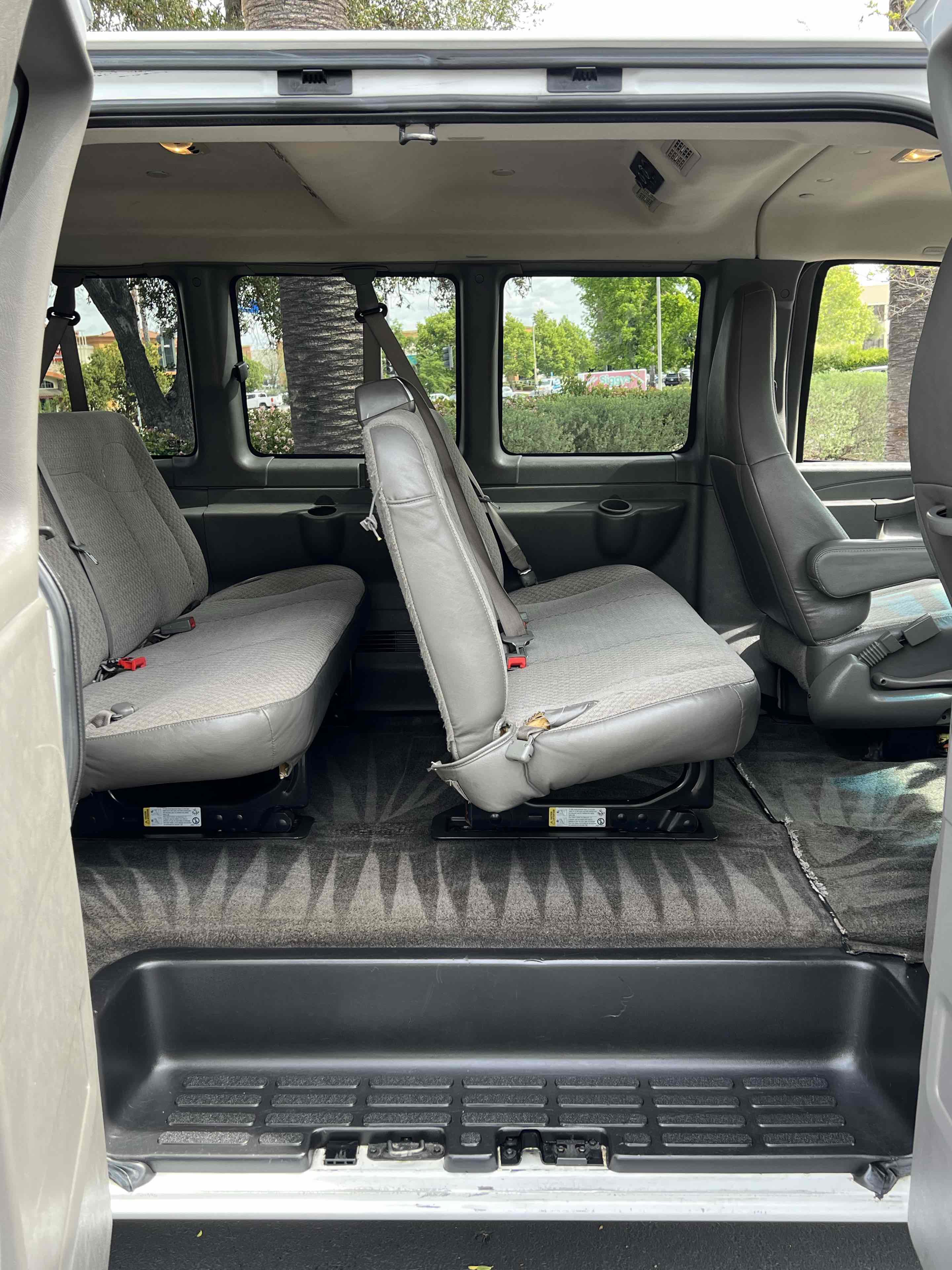 Used 2018 Chevrolet Express 3500 LT w/ LT Preferred Equipment Group RWD image 31