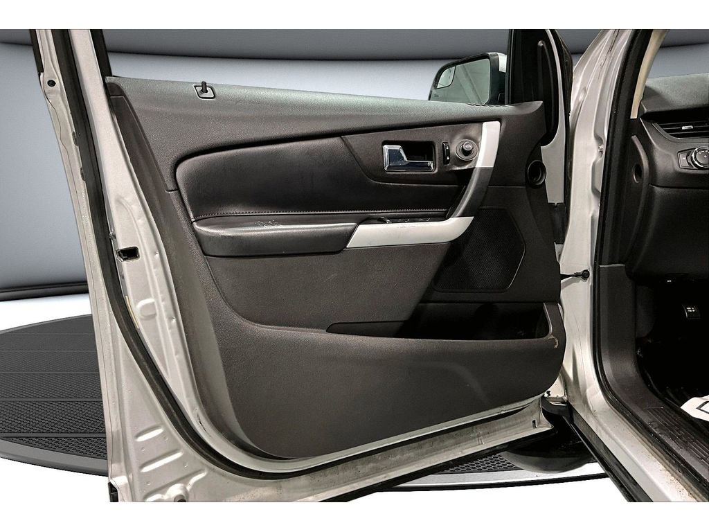 Used 2012 Ford Edge SEL FWD image 23