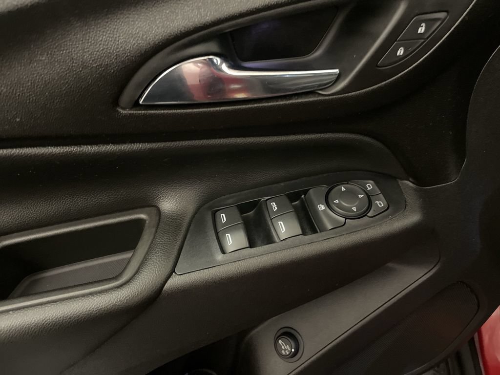 Used 2020 Chevrolet Equinox LT w/ Driver Convenience Package FWD image 16