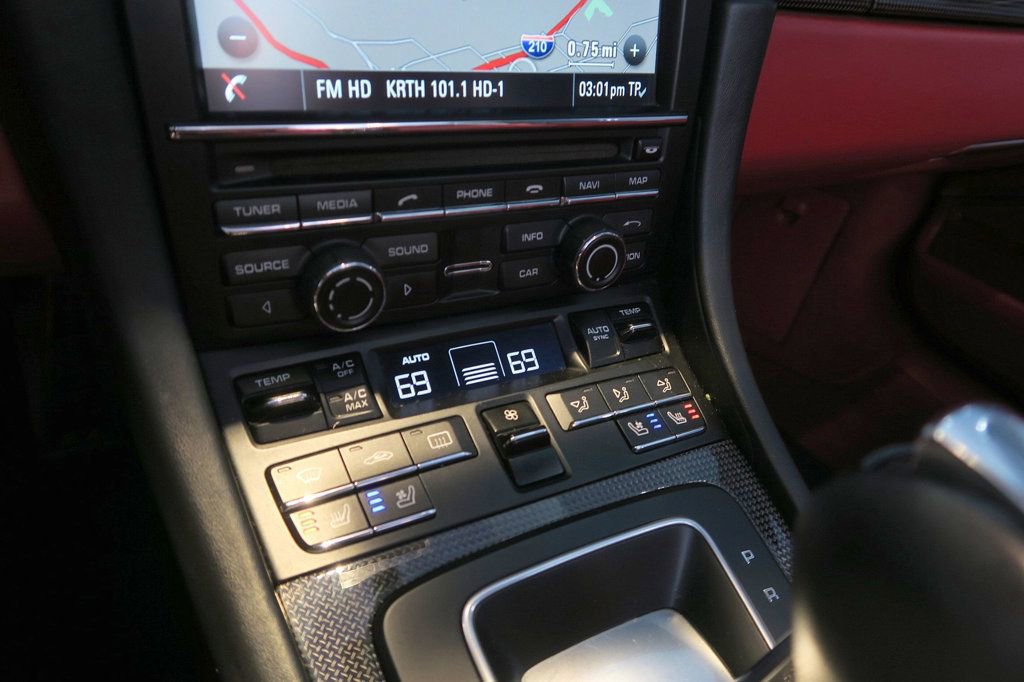 Used 2015 Porsche 911 Turbo S image 19