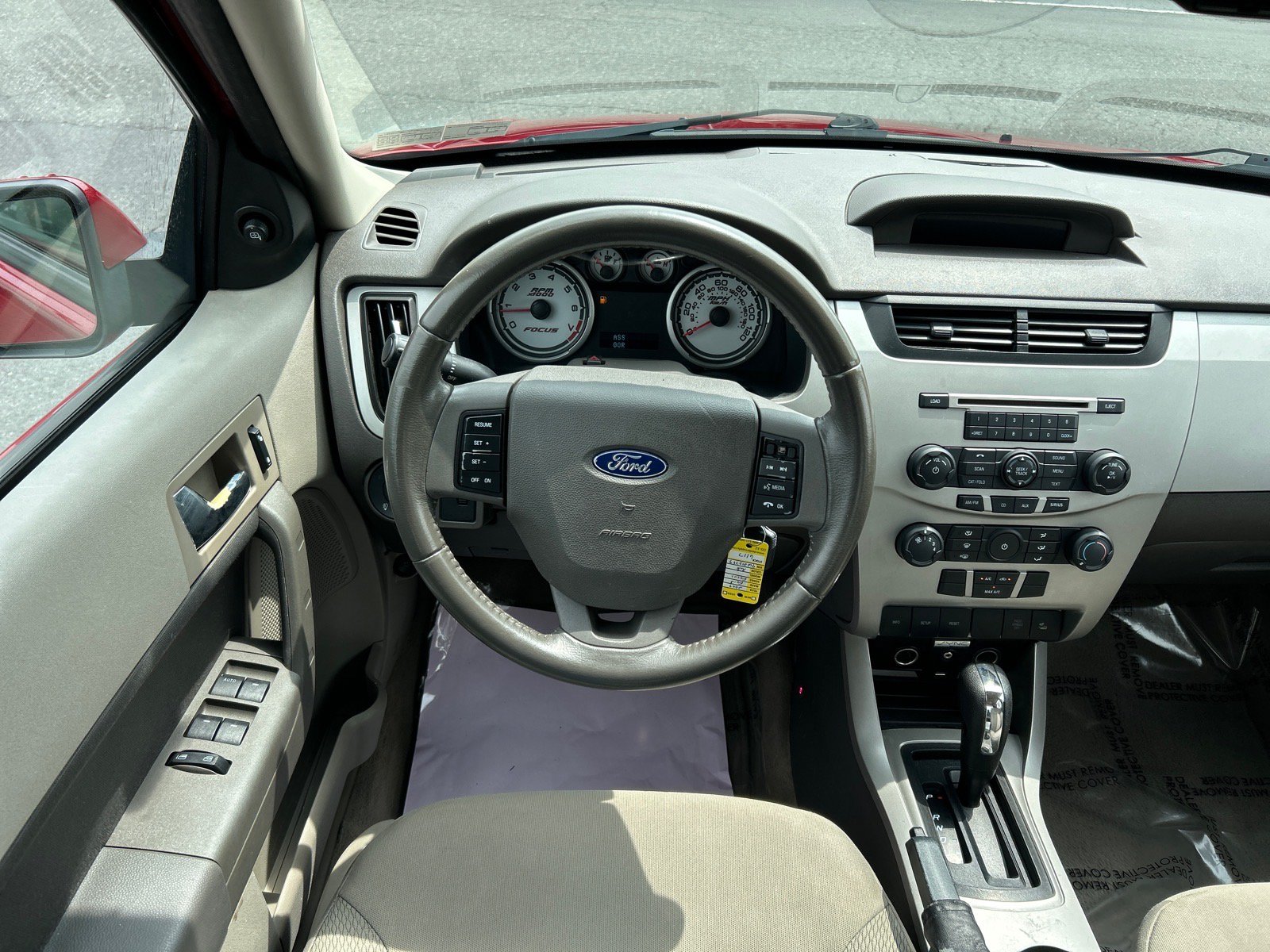 Used 2009 Ford Focus SES FWD image 2