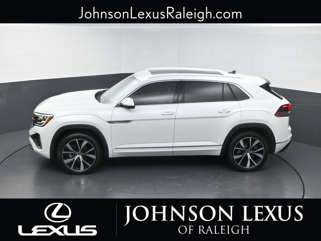 Used 2025 Volkswagen Atlas Cross Sport SEL Premium R-Line AWD/4WD image 31