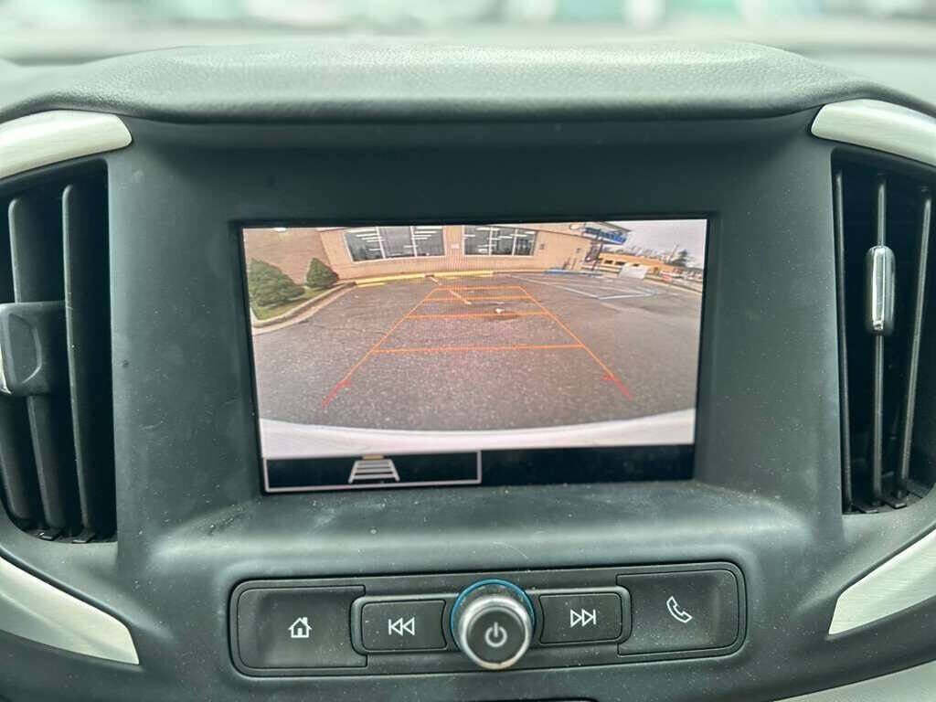 Used 2023 GMC Terrain SLE w/ Driver Convenience Package image 15