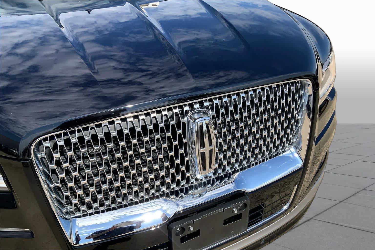 Used 2022 Lincoln Navigator Reserve AWD/4WD image 30