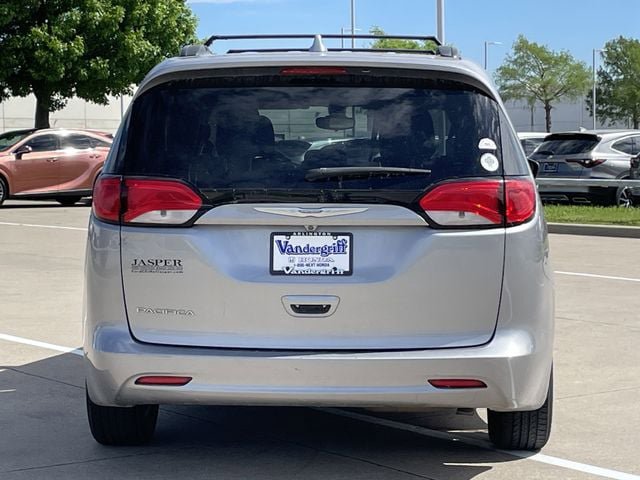 Used 2017 Chrysler Pacifica LX w/ Tire & Wheel Group image 5