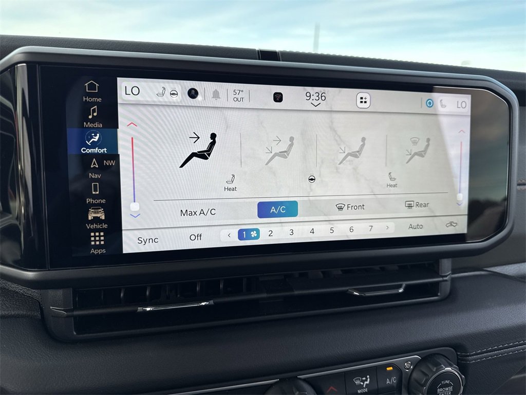 Used 2024 Jeep Gladiator Mojave image 19