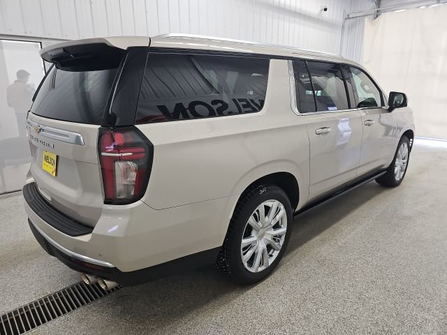Used 2023 Chevrolet Suburban High Country image 7