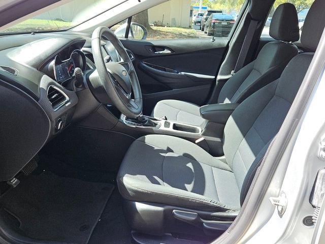 Used 2017 Chevrolet Cruze LS FWD image 10