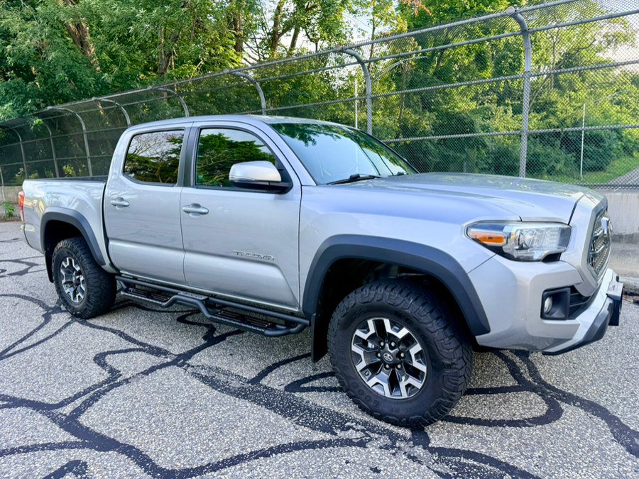Used 2017 Toyota Tacoma TRD Off-Road w/ Tow Package AWD/4WD image 5