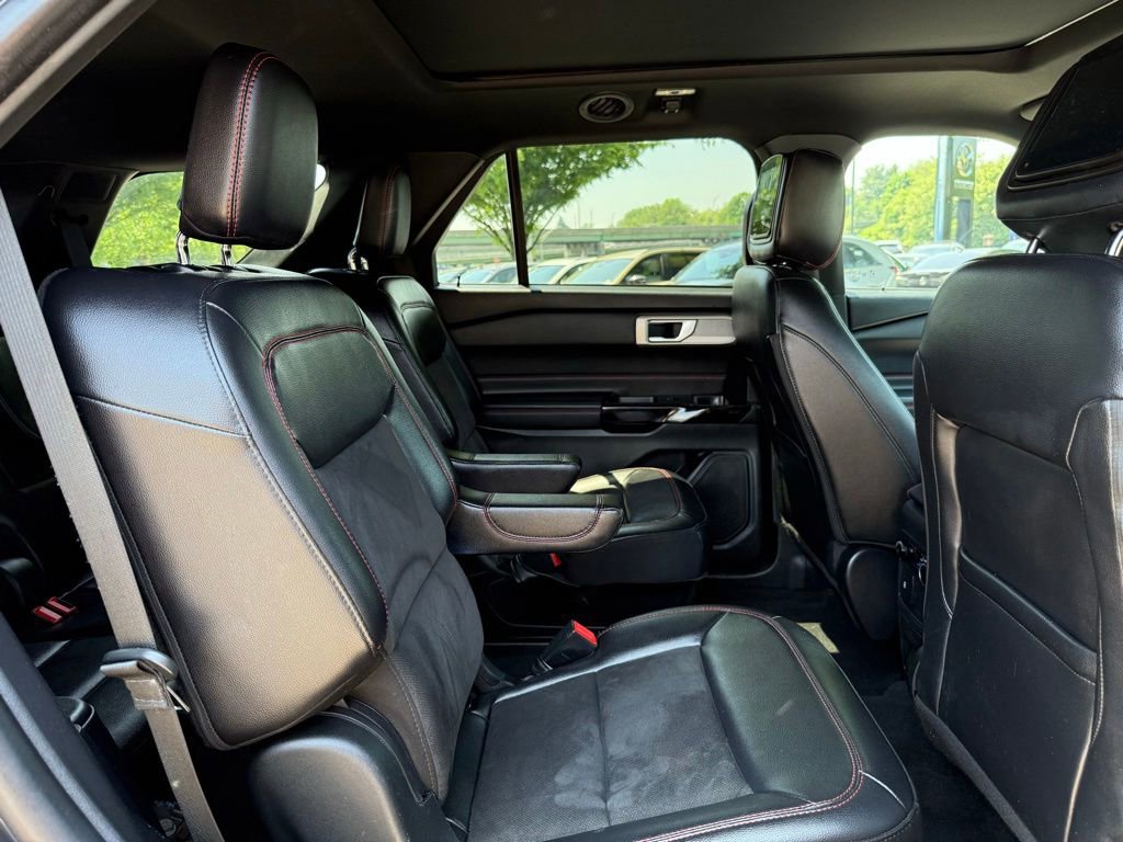 Used 2023 Ford Explorer ST-Line w/ Class IV Trailer Tow Package AWD/4WD image 29