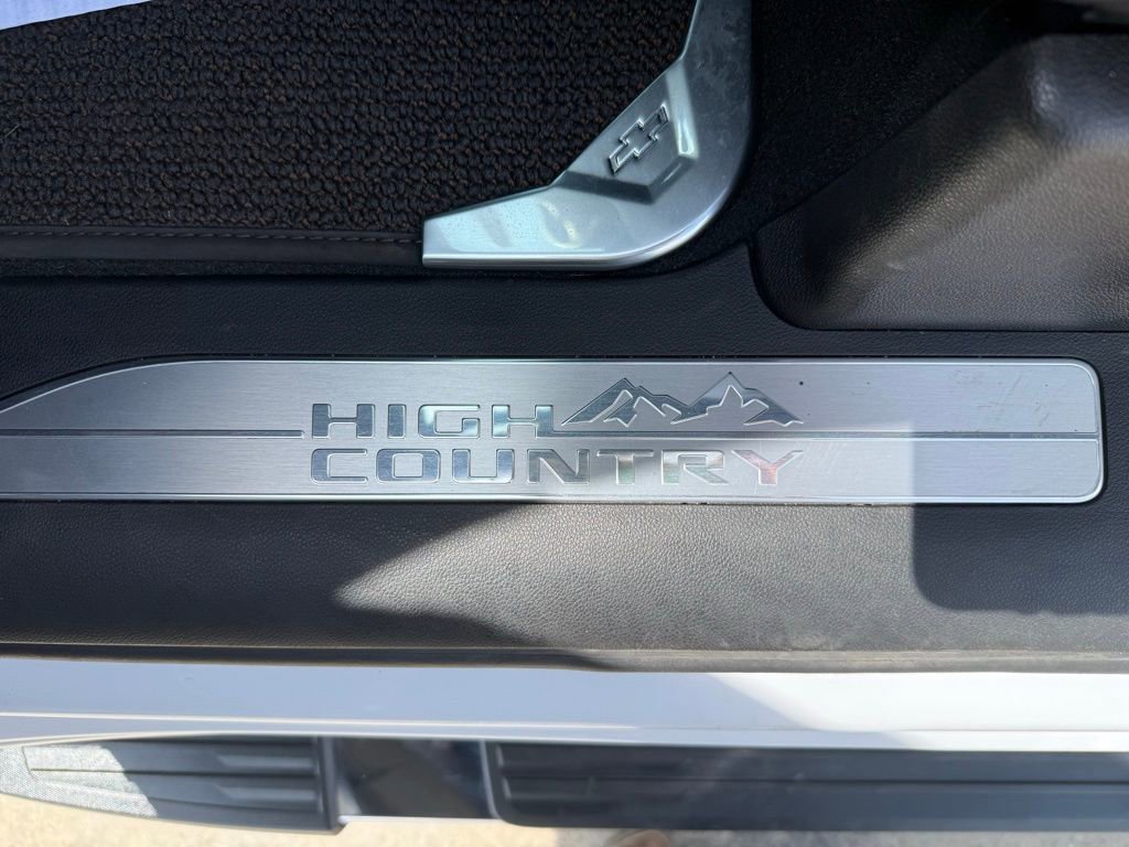 Used 2025 Chevrolet Silverado 2500 High Country w/ Technology Package image 35