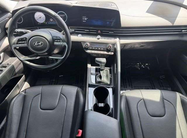 Used 2023 Hyundai Elantra Limited FWD image 19