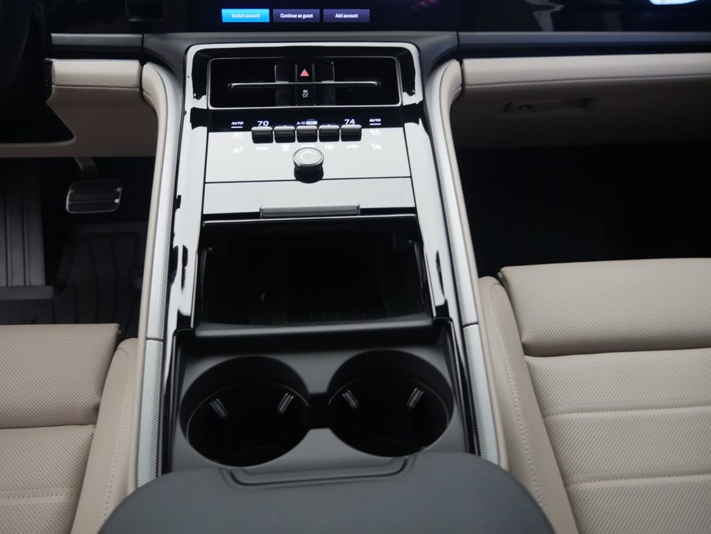 Certified 2025 Porsche Panamera 4 AWD/4WD image 30