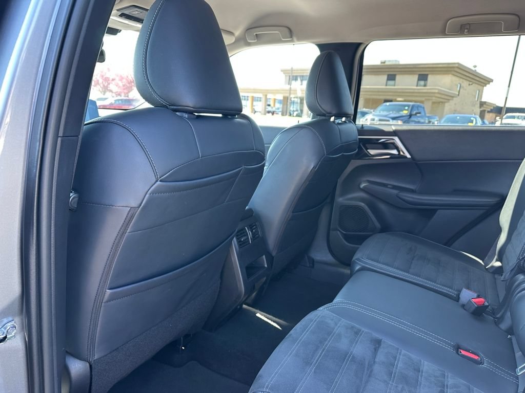 Used 2024 Mitsubishi Outlander SE AWD/4WD image 13