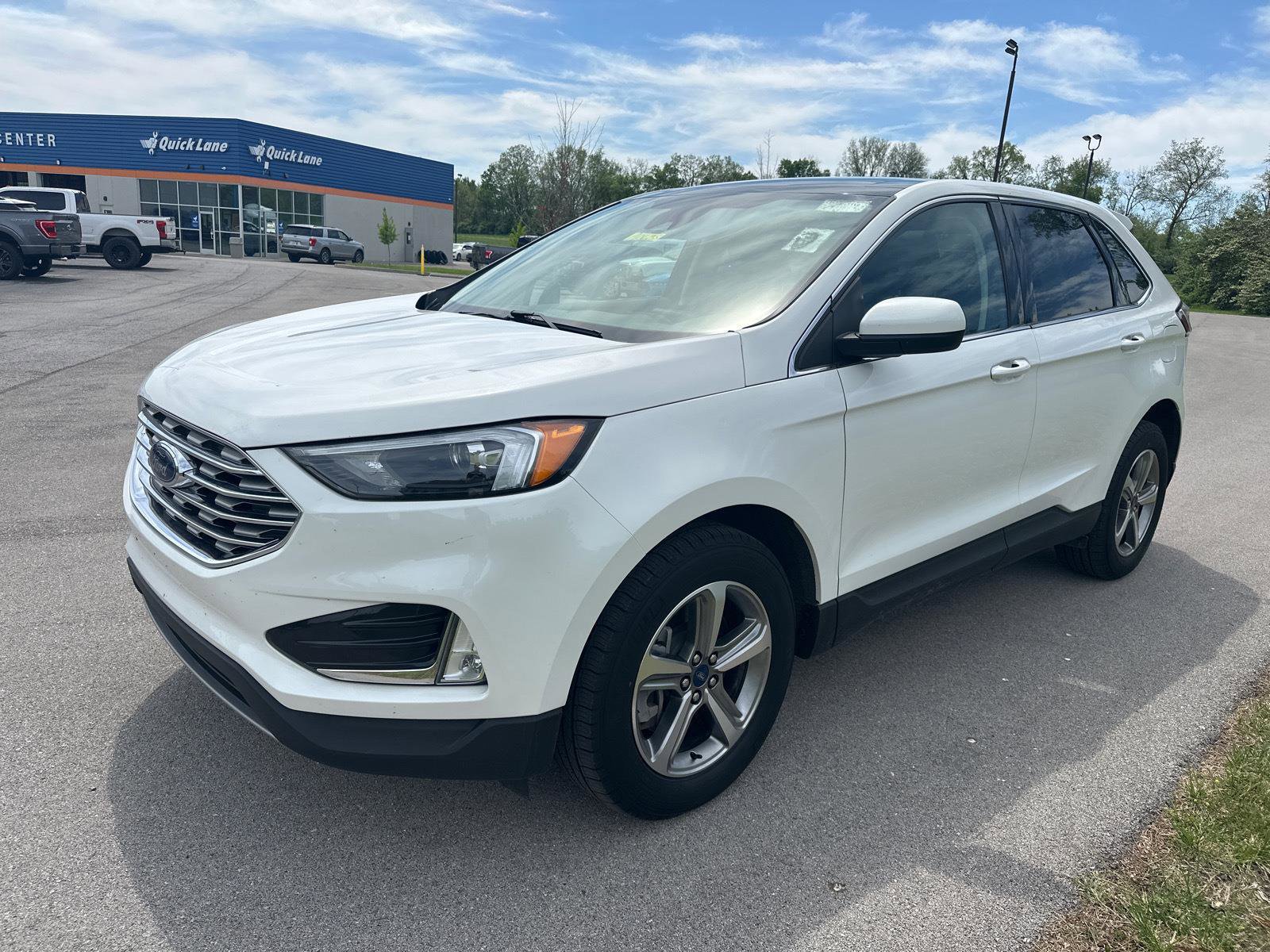 Certified 2022 Ford Edge SEL w/ Convenience Package AWD/4WD image 3