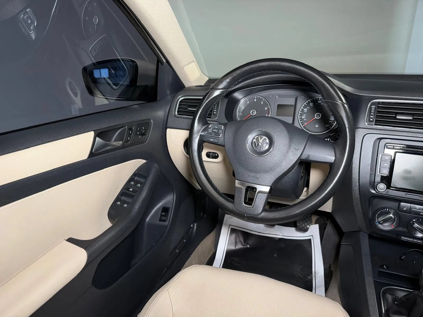 Used 2012 Volkswagen Jetta SE FWD image 19