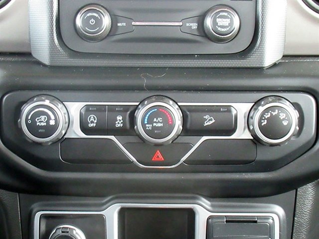 Used 2018 Jeep Wrangler Unlimited Sport image 25