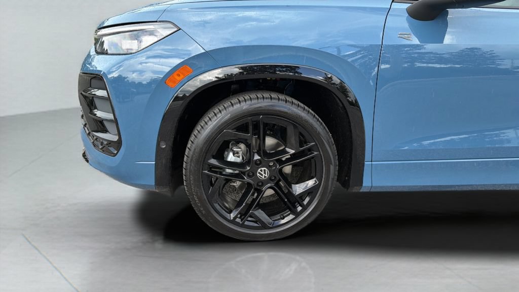 New 2026 Volkswagen Tiguan SE R-Line FWD image 36