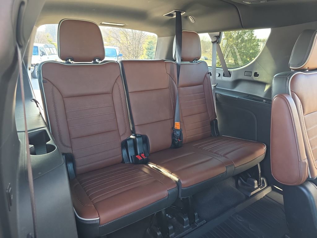 Used 2023 GMC Yukon XL Denali Ultimate image 12