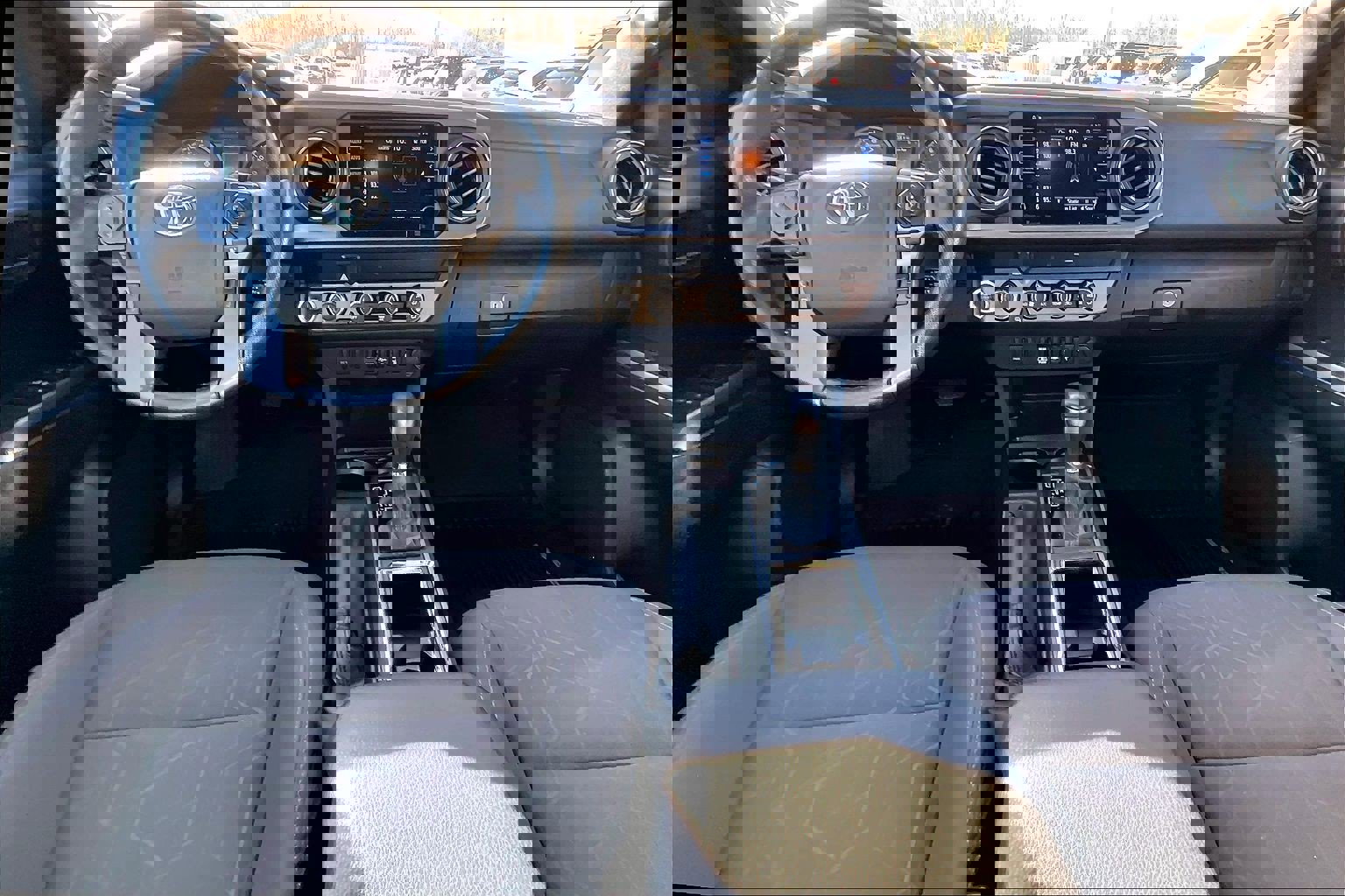 Used 2019 Toyota Tacoma TRD Sport image 16