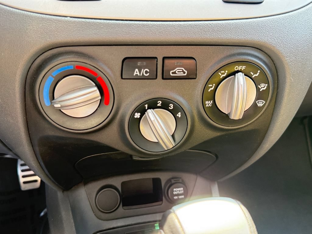 Used 2008 Kia Rio5 FWD image 17
