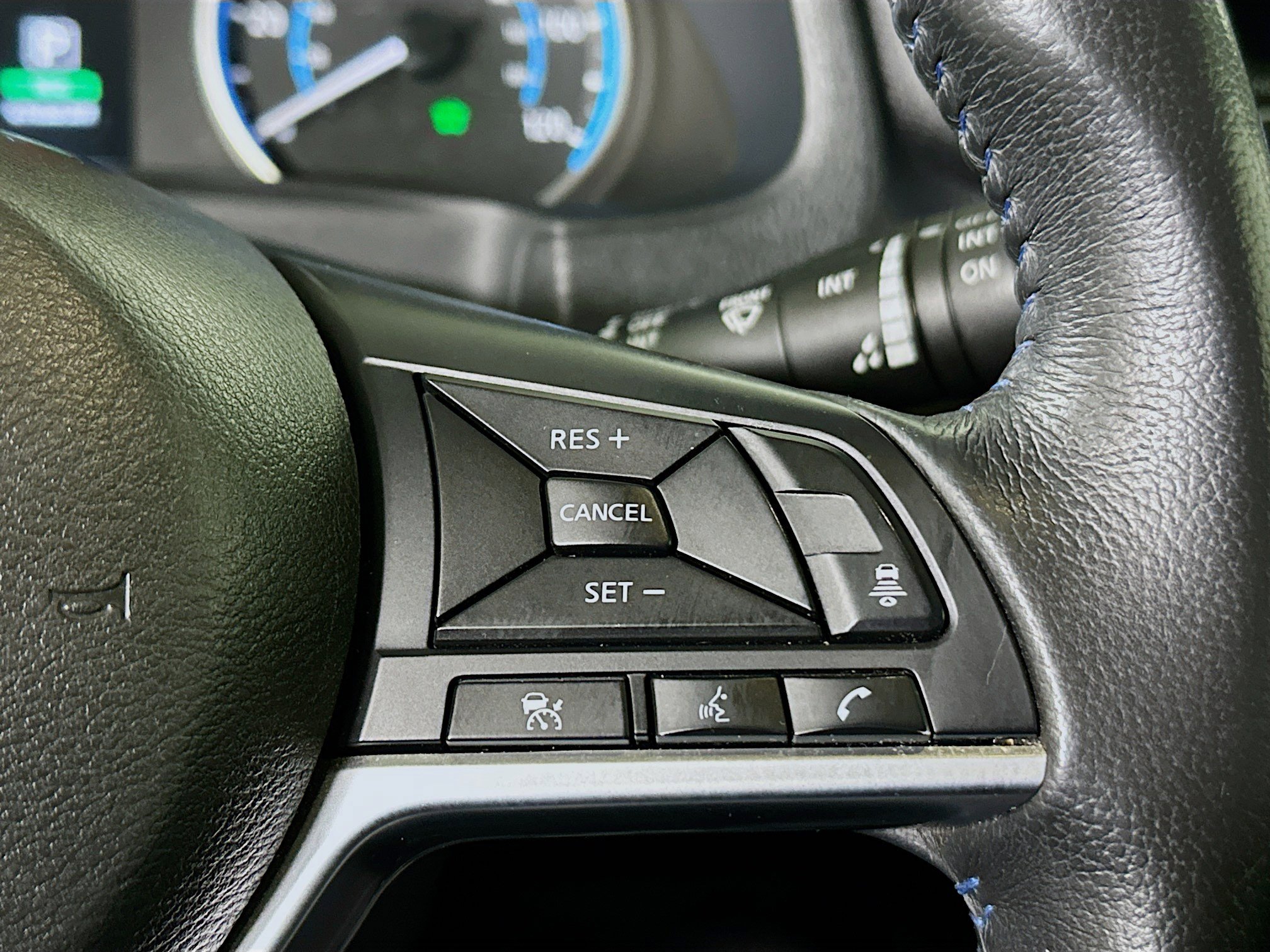 Used 2019 Nissan Leaf SV w/ Protection Package image 17