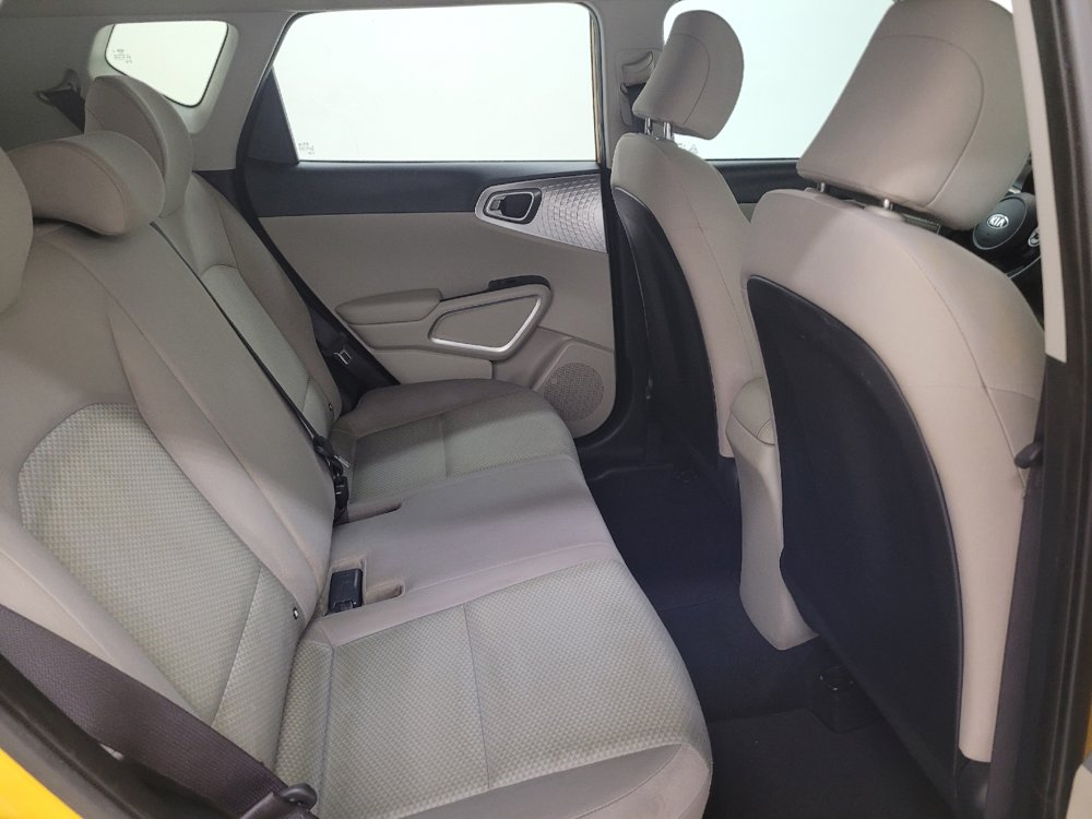 Used 2020 Kia Soul LX FWD image 19