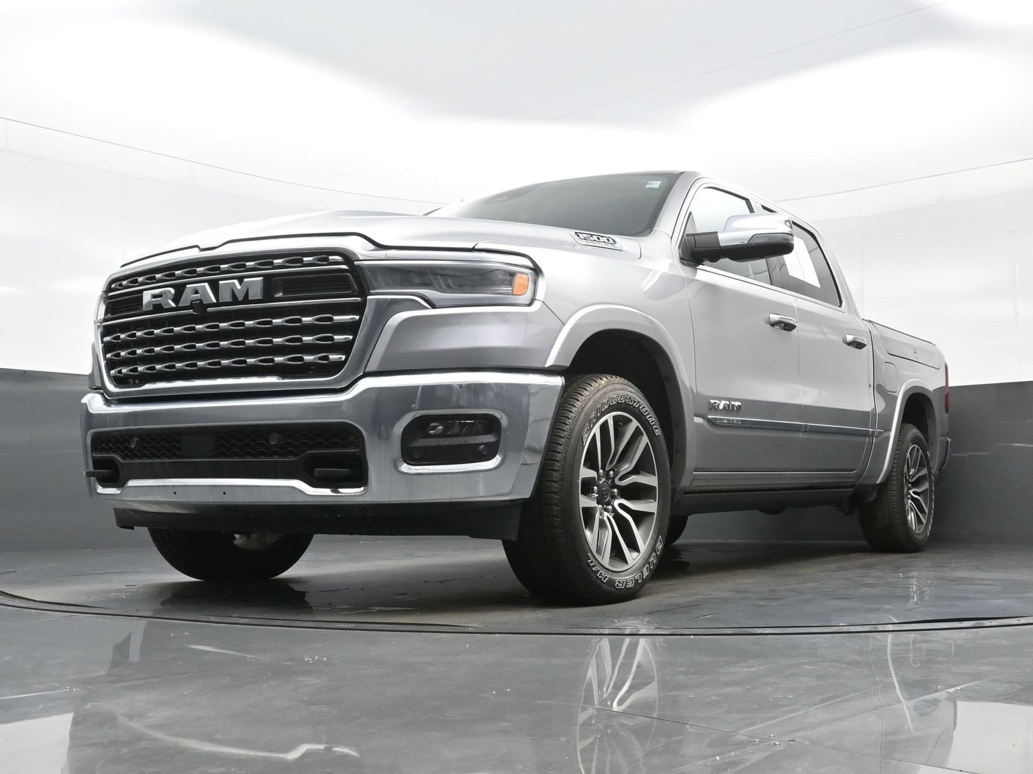 Used 2025 RAM 1500 Limited AWD/4WD image 29