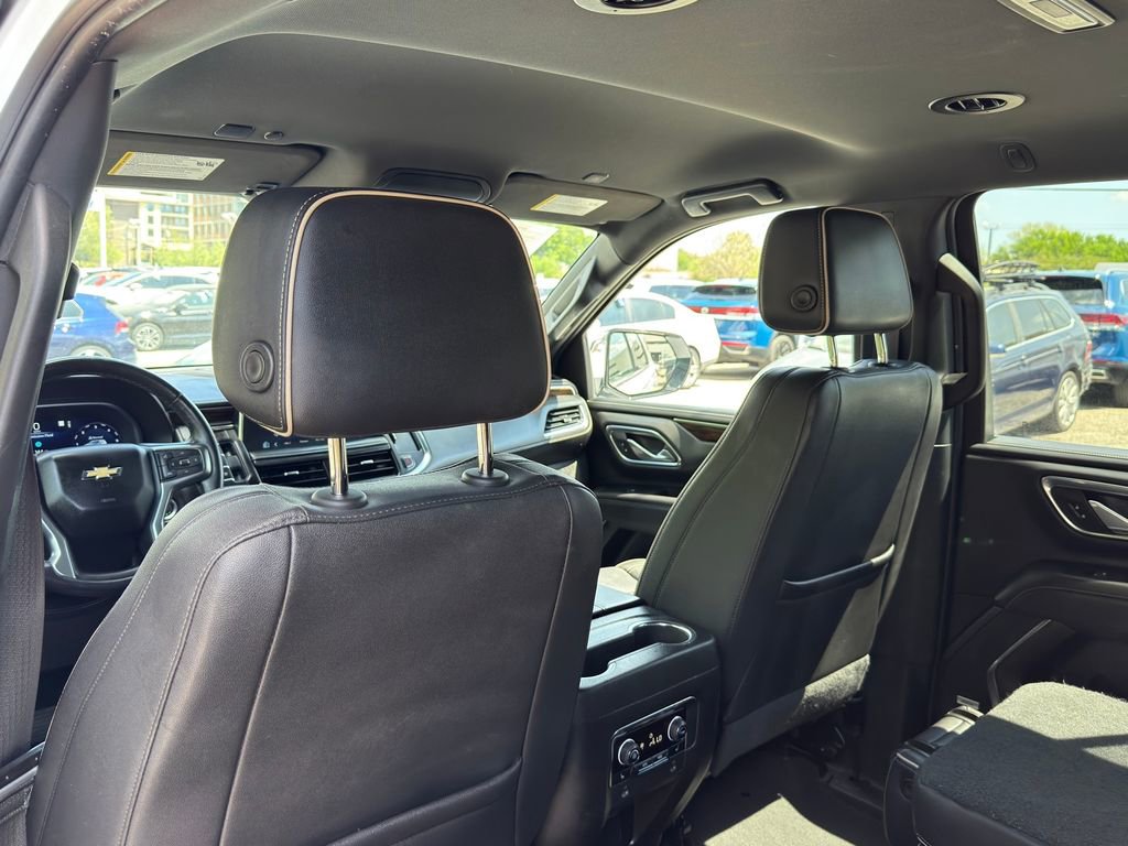 Used 2023 Chevrolet Suburban Premier RWD image 23