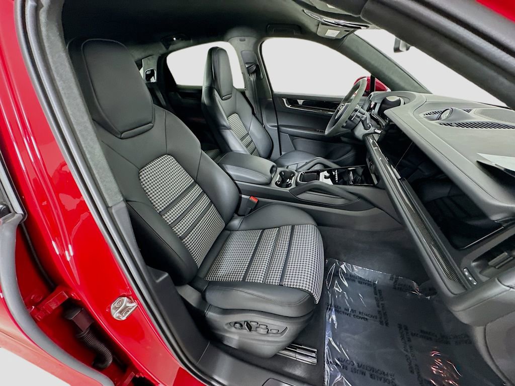 New 2025 Porsche Cayenne GTS image 29