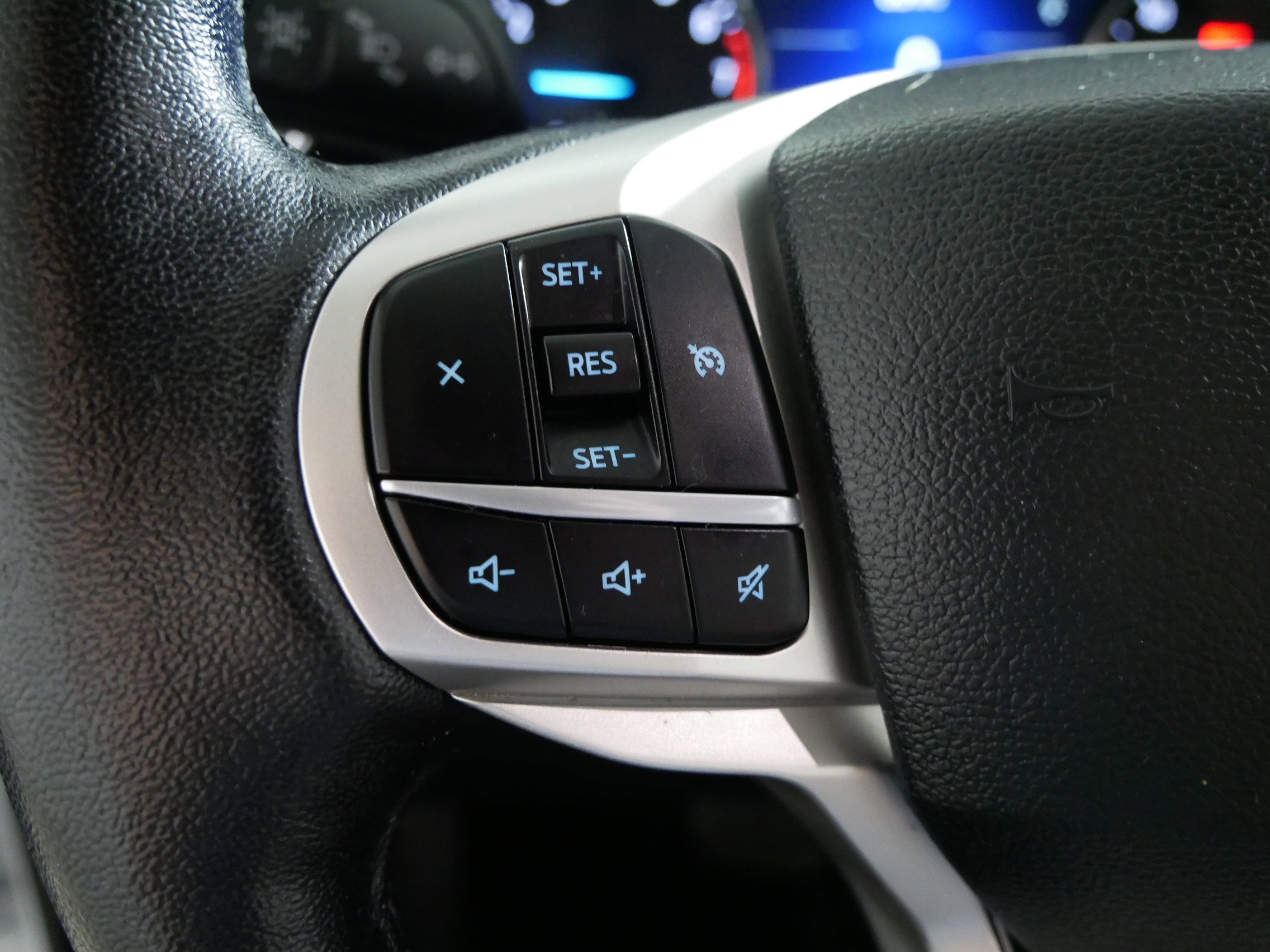 Used 2023 Ford Explorer XLT w/ Equipment Group 202A image 27