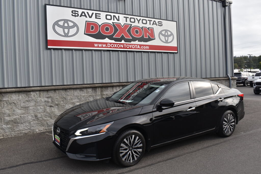 Used 2023 Nissan Altima 2.5 SV