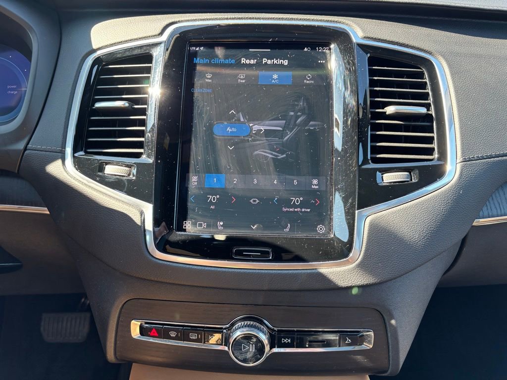 Certified 2024 Volvo XC90 T8 Ultimate w/ Protection Package Premier image 12